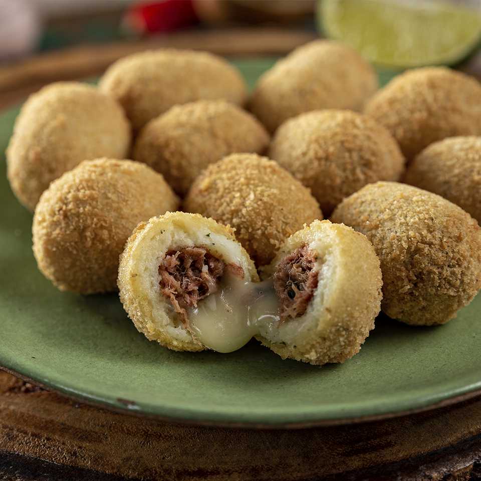 BOLINHO DE AIPIM C/ CARNE 420G